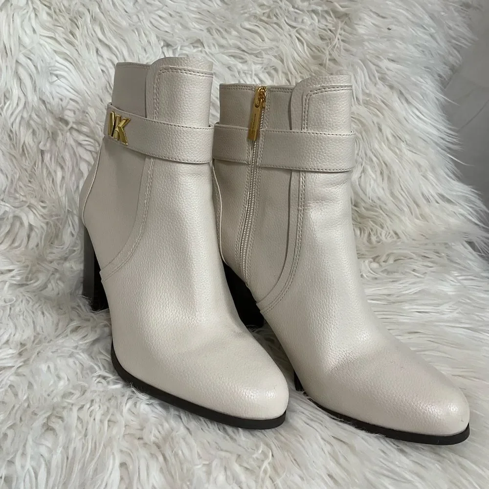 NEW MICHAEL Michael Kors Light Cream Ecru Jilly Faux Leather Ankle Boots Size 9M